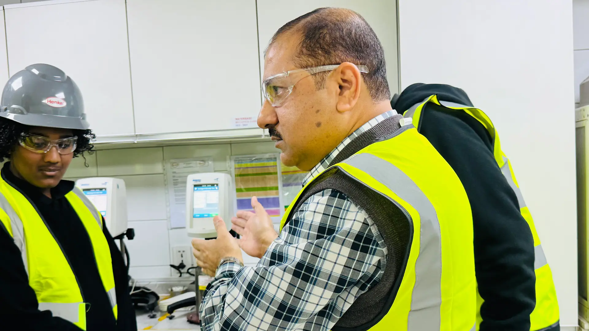 Henkel Industrial Company Opens Its Doors to Senior Students