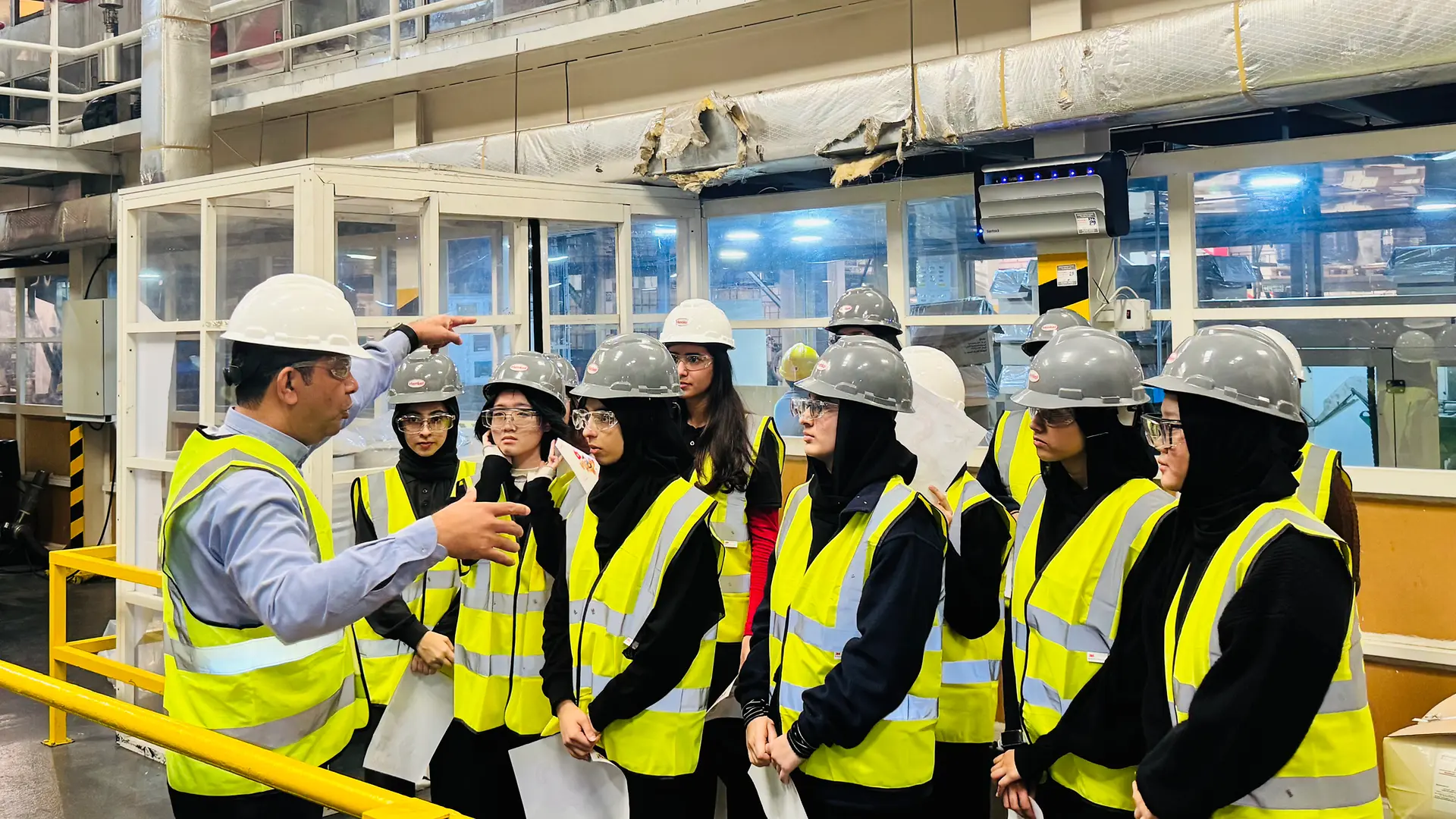 Henkel Industrial Company Opens Its Doors to Senior Students