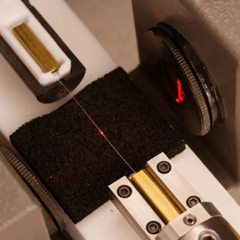 
Laser measurement of hair thickness